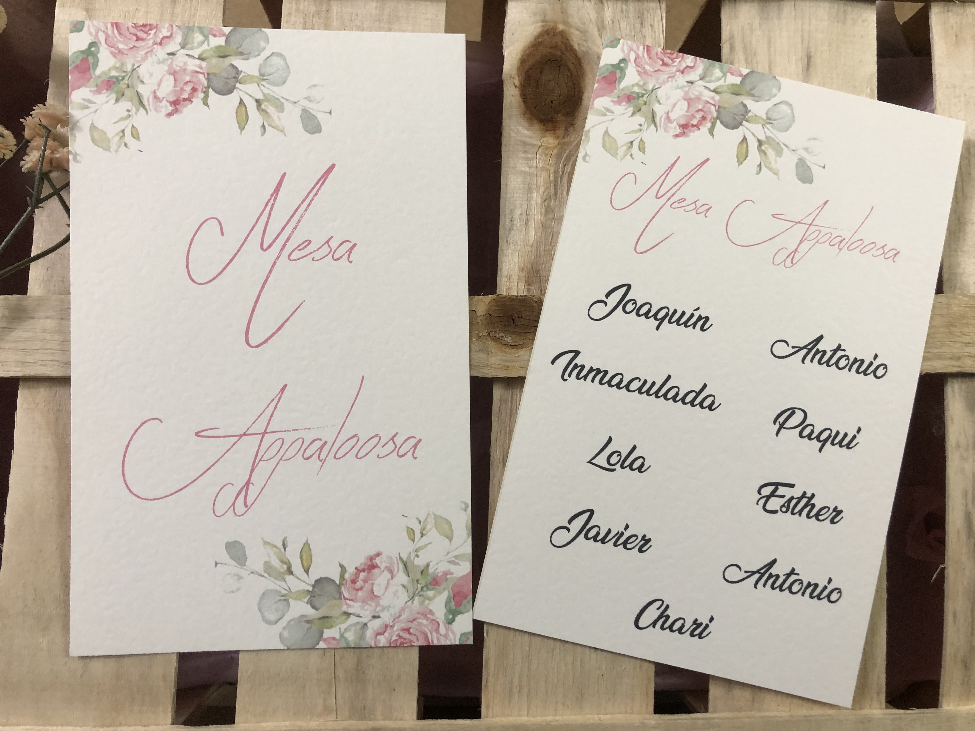 Seating plan flores rosa claro y hojas