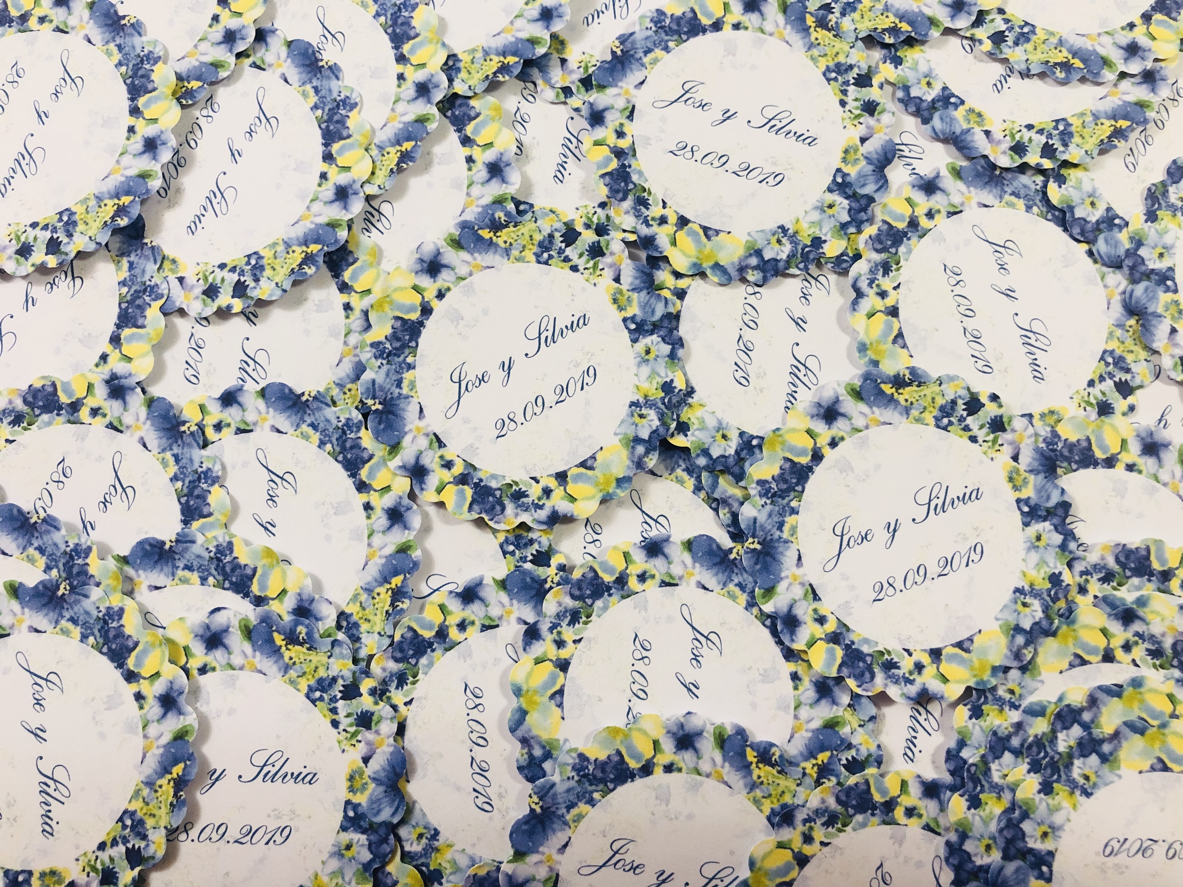 Tarjeta para detalles flores azul y amarillas acuarela