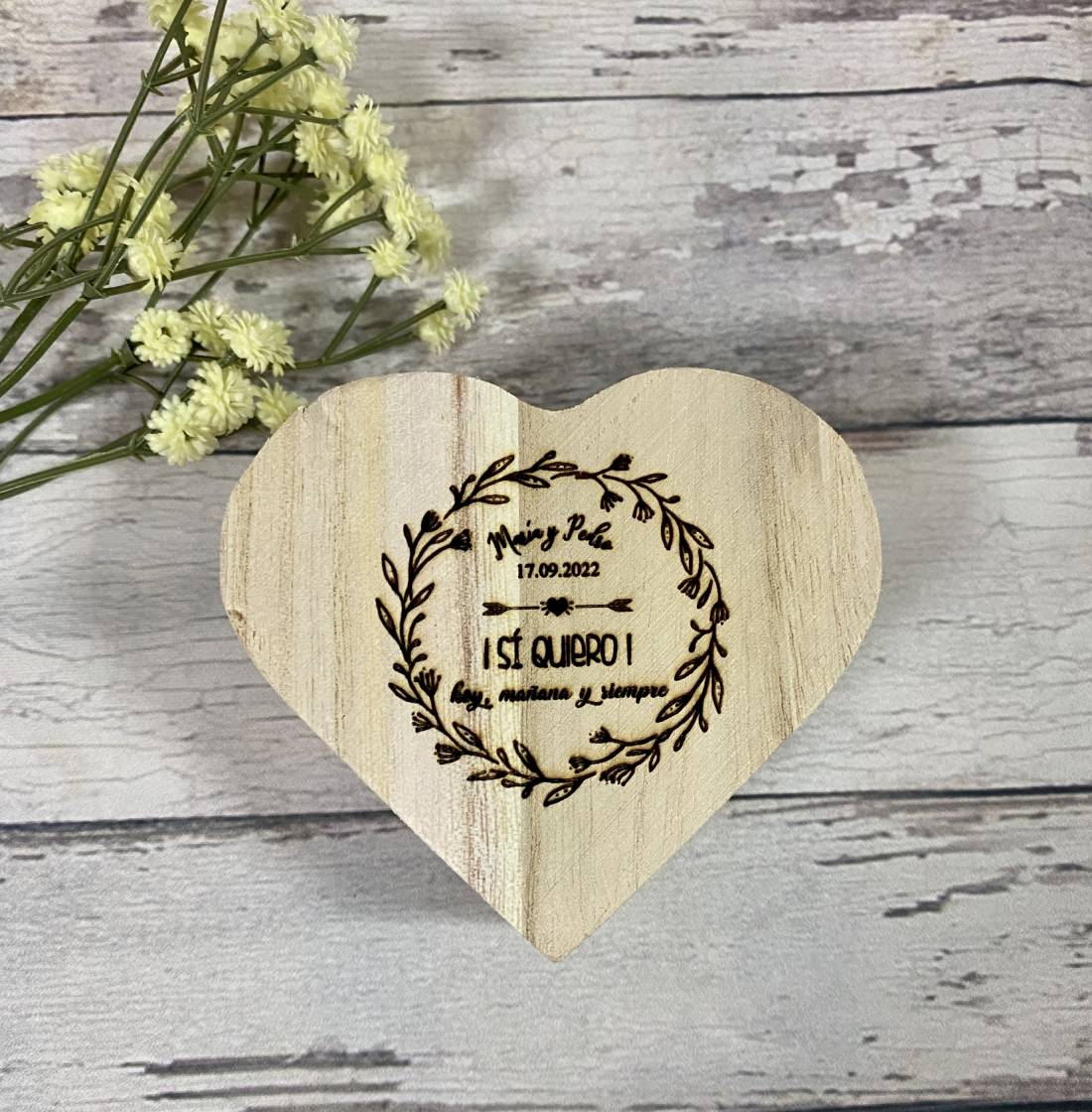 Caja para alianzas en forma de corazón «corona hojas»