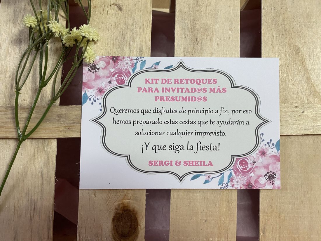 Cartel baño fondo flores rosas con hojas