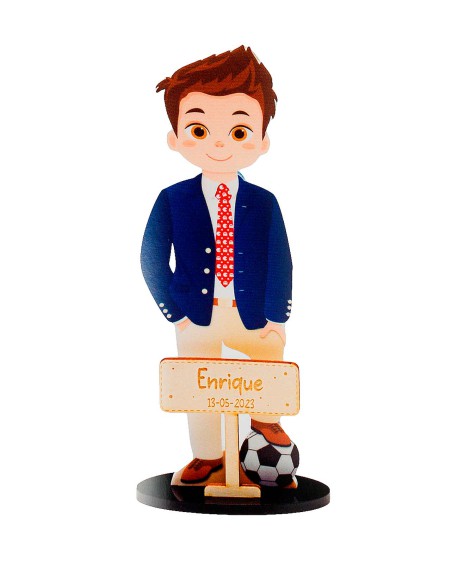 Figura personalizada para tarta niño chaqueta azul, pantalón beige y balón de futbol metacrilato 7660