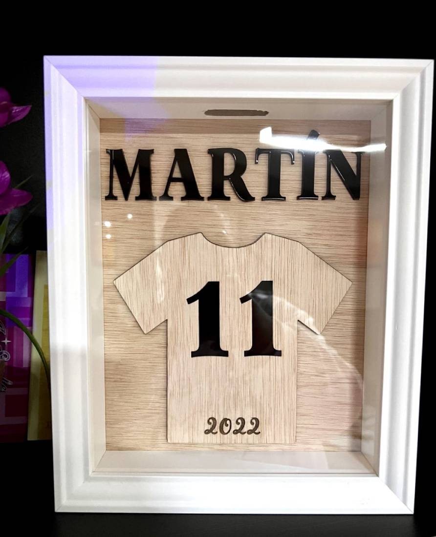 Hucha personalizada camiseta y nombre
