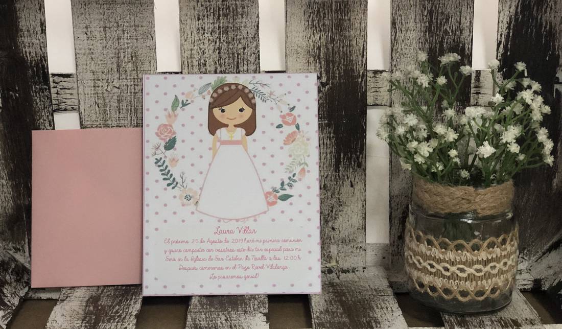 Invitación comunión niña con corona de flores