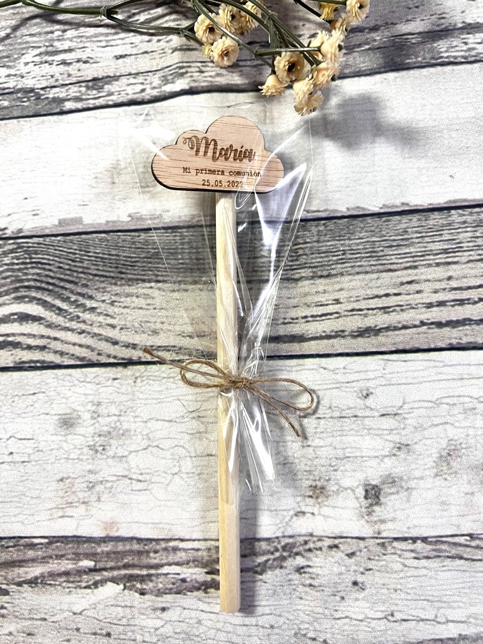 Lápiz madera personalizado con nombre en nube