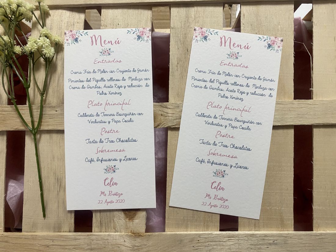 Minuta flores rosas y hojas