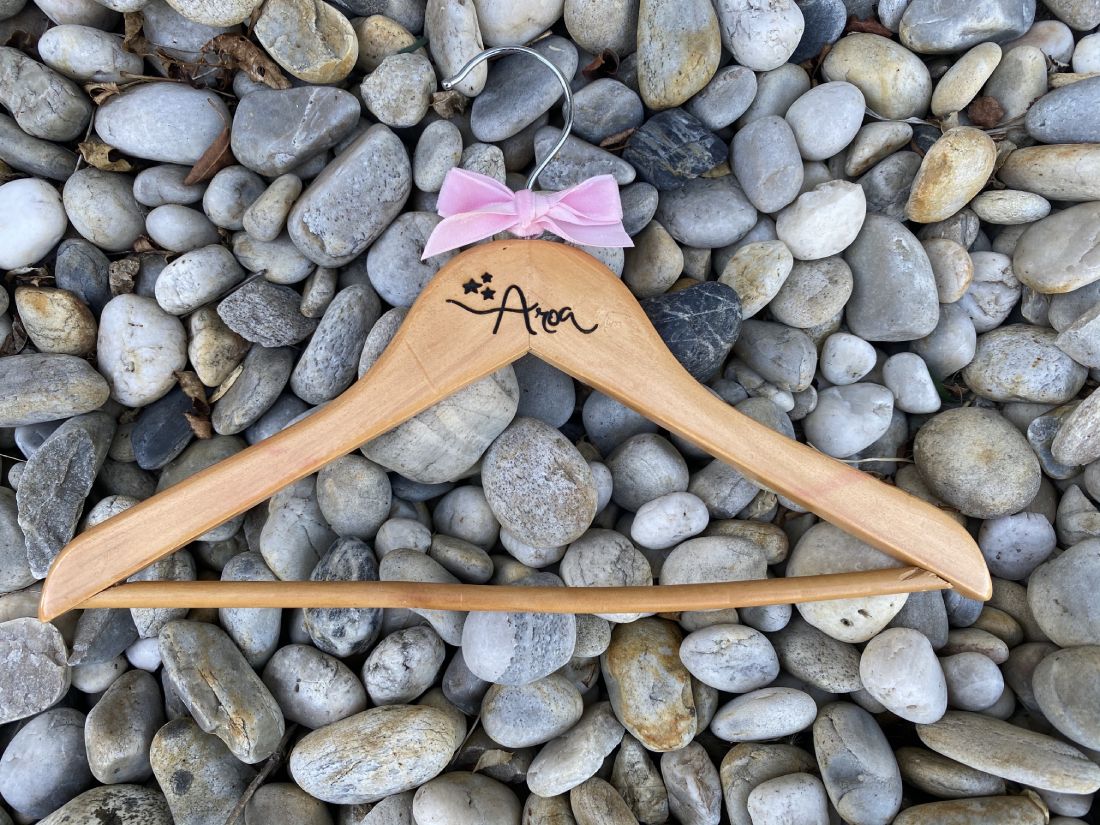 Perchas de madera personalizadas niña