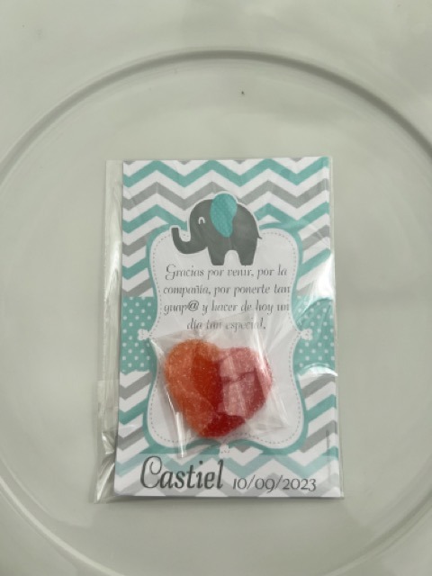 Tarjeta de agradecimiento con gominola fondo elefante verde agua