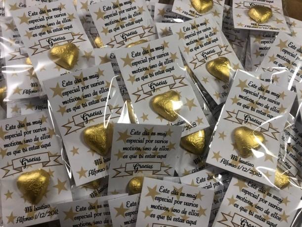 Tarjeta de agradecimiento con bombón estrellas doradas